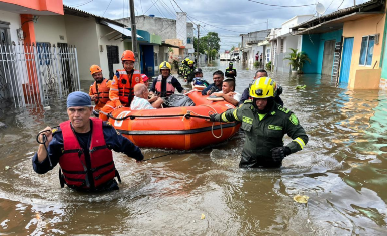 En Montería ordenaron desalojo de familias en 13 barrios de la margen izquierda del río Sinú, que continúa azotando la capital cordobesa

 – Primer plano
