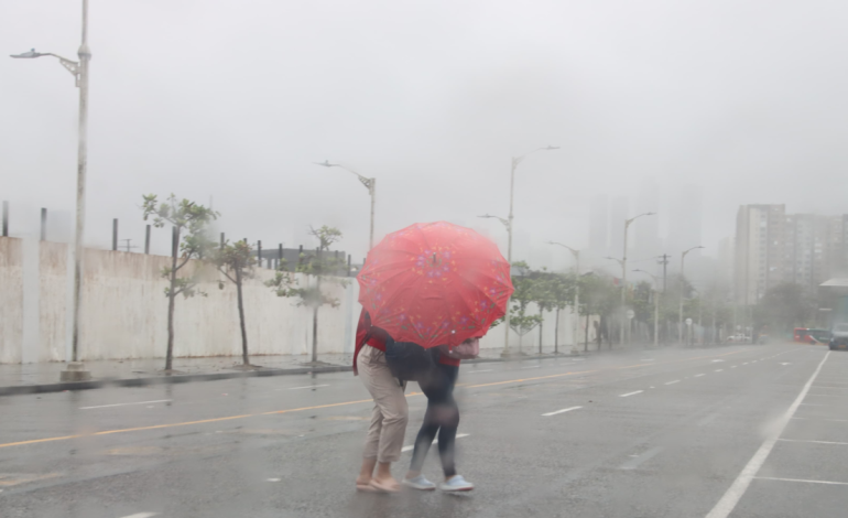 Las lluvias continuarán el martes y se mantendrán situaciones de emergencia en varias zonas

 – Primer plano