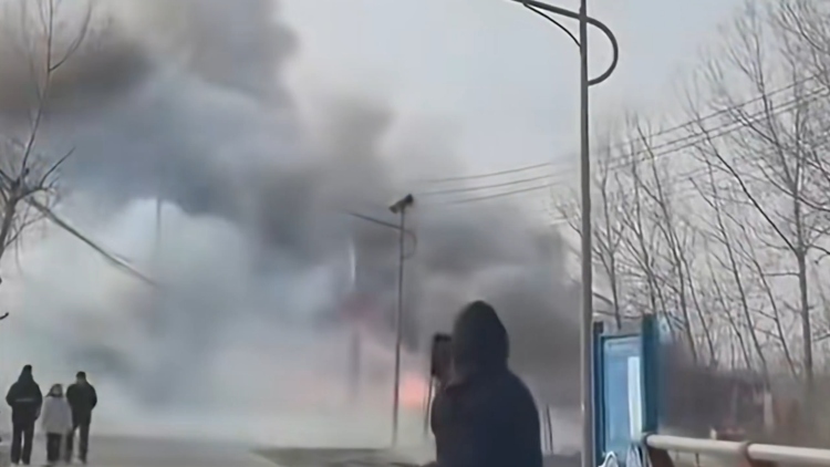 Tragedia en Jiangsu: la explosión de fuegos artificiales arruina las celebraciones del Año Nuevo

 – Primer plano