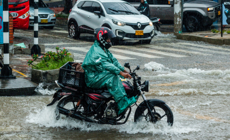 primeros informes de inundaciones y destrucción

 – Primer plano