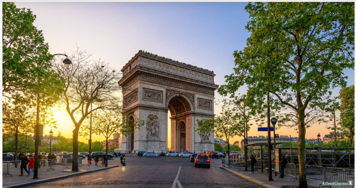 La policía francesa reacciona ante un hombre baleado con un cuchillo en el Arco de Triunfo

 – Primer plano