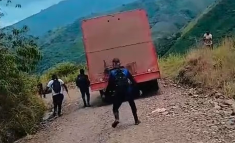 Hay heridos tras la explosión del aparato

 – Primer plano