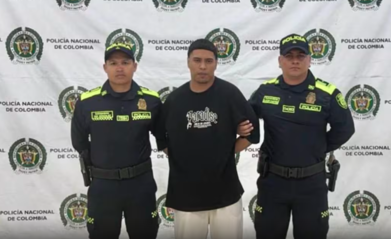 Cae «Carlos Muleta», el temido líder armado de Los Costeños con más de 15 años de antecedentes criminales

 – Primer plano