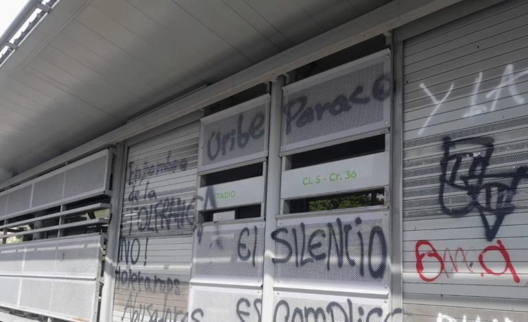 La víspera otra estación en el sur de Cali resultó dañada

 – Primer plano