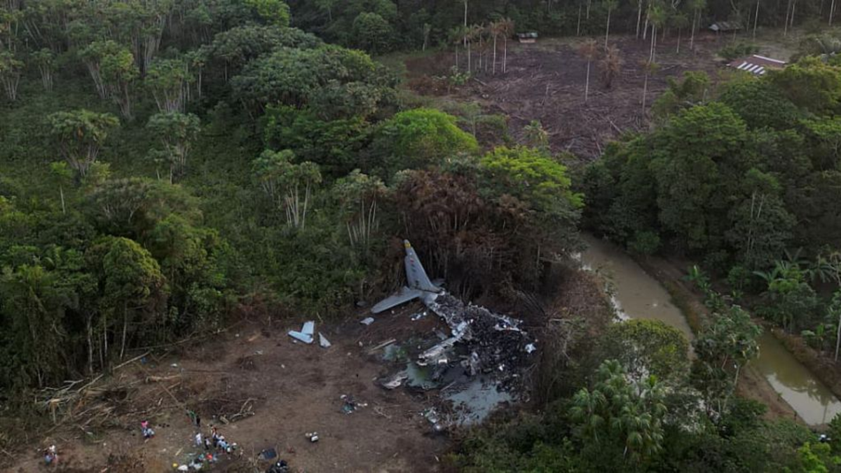 Hallan caja negra de avión de la FAC estrellado en Putumayo

 – Primer plano