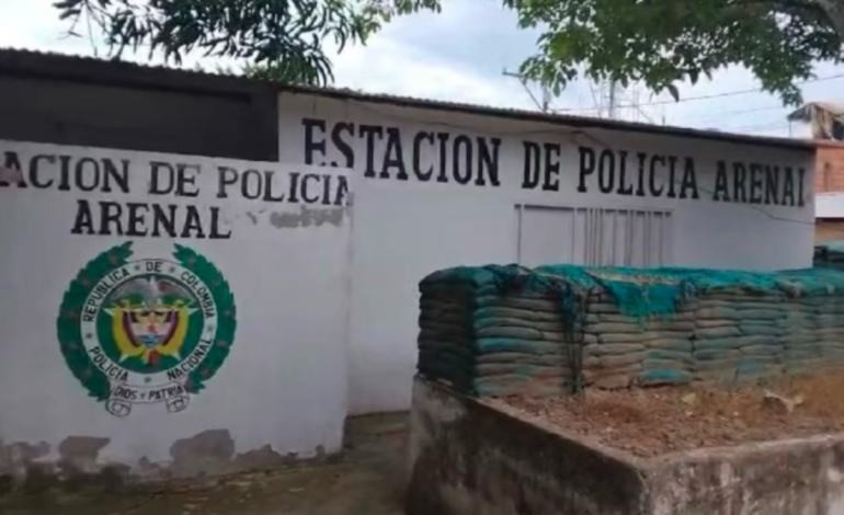 estaría dirigido contra la comisaría

 – Primer plano