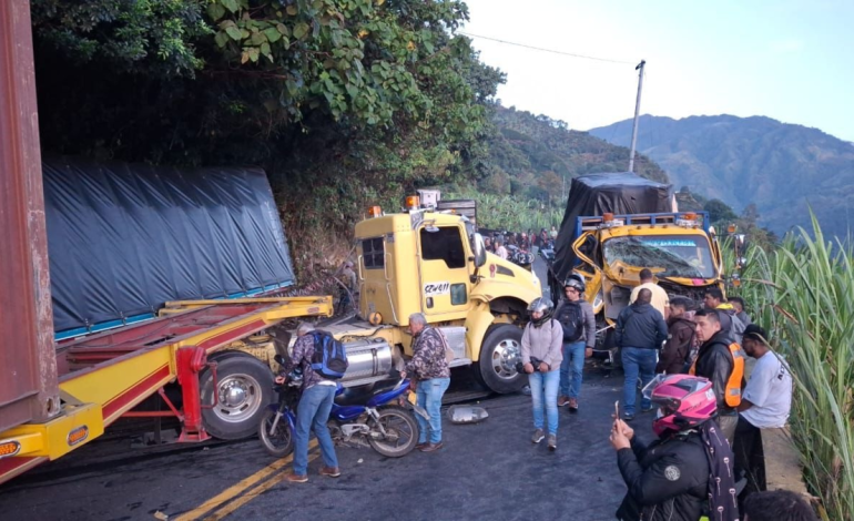 Hay total bloqueo y congestión durante el éxodo de Semana Santa

 – Primer plano