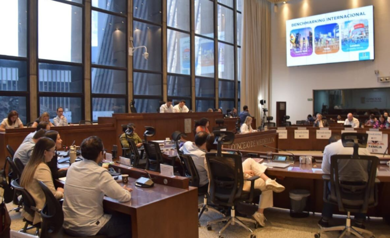 Análisis del Plan de Desarrollo del Concejo de Medellín de Federico Gutiérrez para 2025

 – Primer plano