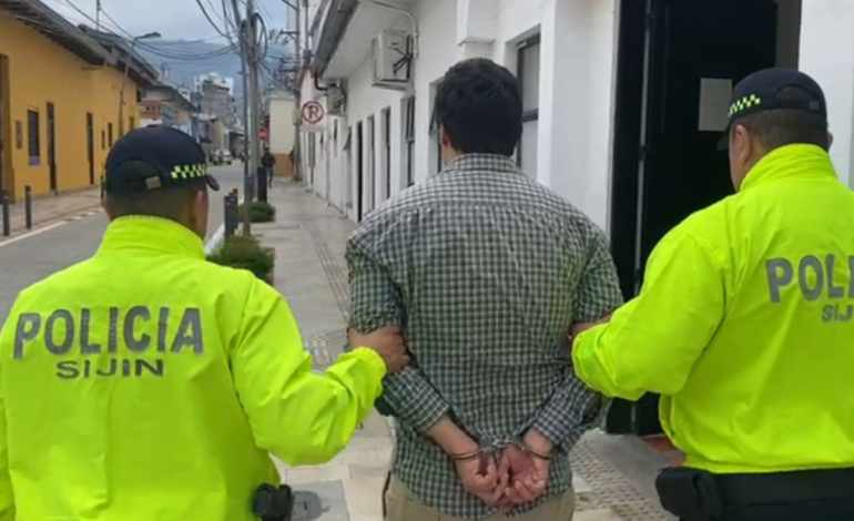 Creó huellas dactilares utilizando gel de látex, que fueron utilizadas para realizar trámites financieros en Bucaramanga: así cayó el presunto delincuente

 – Primer plano