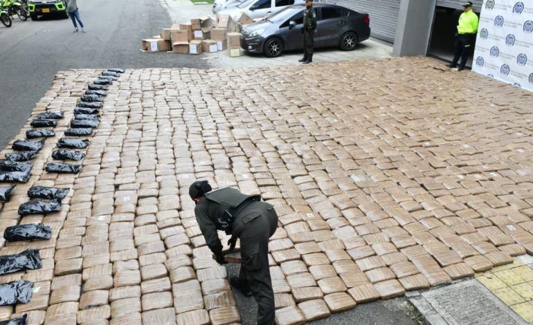 Disidentes de «Iván Mordisco» que operan en Cauca enviarían 2,2 toneladas de droga a banda criminal en Medellín: fue un decomiso

 – Primer plano