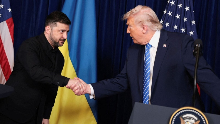 Zelensky exige garantías a Washington y una reunión directa con Putin para sellar la paz

 – Primer plano