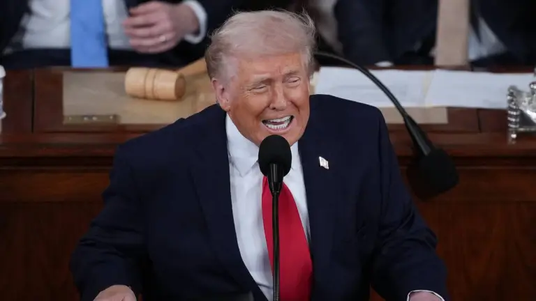 Donald Trump suspende ataques contra Irán tras «muy buenas conversaciones» con Teherán

 – Primer plano