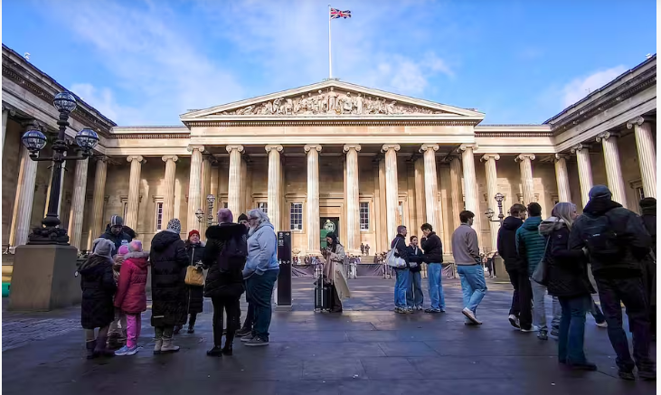 Gran Bretaña investiga la posibilidad de cobrar a los turistas por entrar a sus museos

 – Primer plano