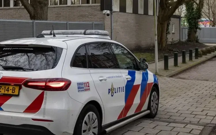 Explosión frente a una escuela judía en Ámsterdam provoca daños y intervención policial

 – Primer plano